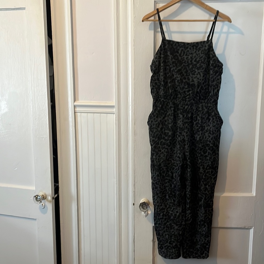Old navy jumpsuit MD